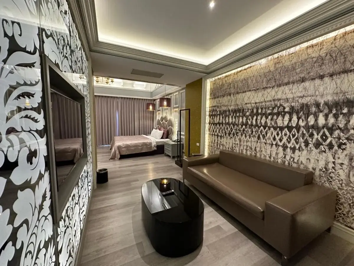 台中汽車旅館推薦懶人包，必住熱門特色汽旅-Motel休息親子住宿KTV-嵩夏汽車旅館