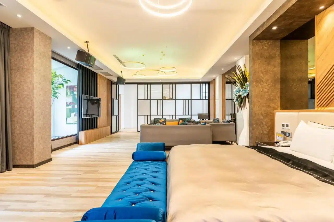台中汽車旅館推薦懶人包，必住熱門特色汽旅-Motel休息親子住宿KTV-水瓶汽車旅館