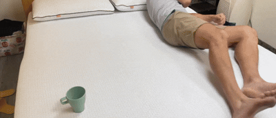 emma-mattress-unboxing-德國Emma石墨烯黑鑽床墊&記憶枕好睡嗎使用心得評價優缺點-gif