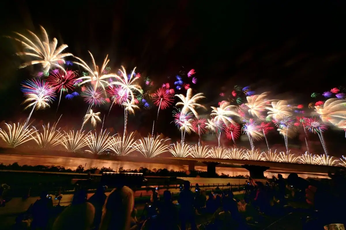 nagaoka-fireworks-festival-長岡煙火大會活動資訊-時間、門票購買、交通、推薦觀賞位置 (6)