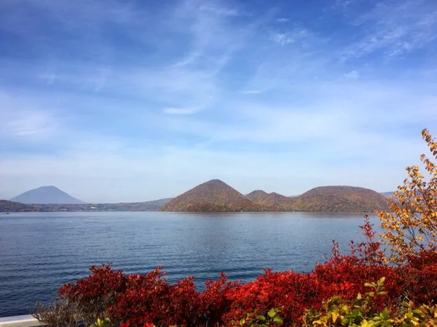 hokkaido-autumn-leaves-北海道賞楓-北海道紅葉時間-熱門賞楓景點推薦-大雪山--洞爺湖2