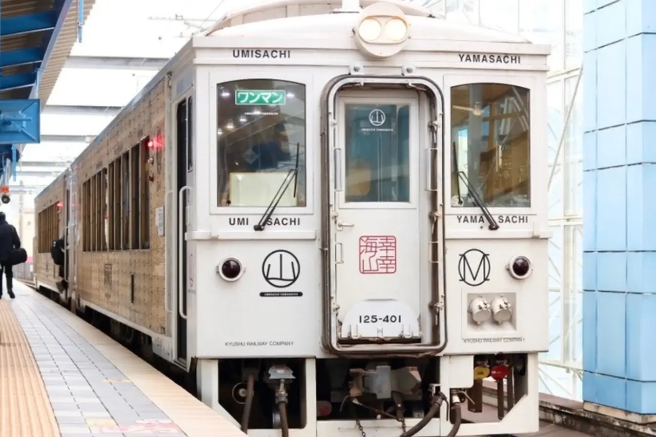 2026 JR九州觀光列車》10大熱門路線推薦,適用 JR Pass 總整理 - 第8張圖 japan-jr-kyushu-sightseeing-trains (10)海幸山幸
